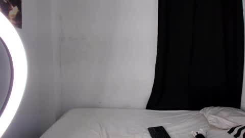 montes_juan online show from September 19, 7:03 pm
