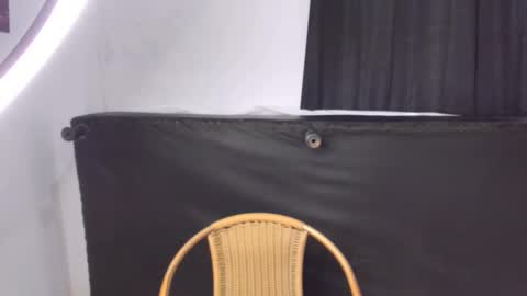 montes_juan online show from September 28, 5:51 pm