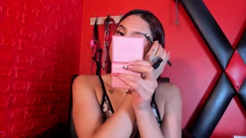 Monttserratt online show from November 6, 8:10 pm