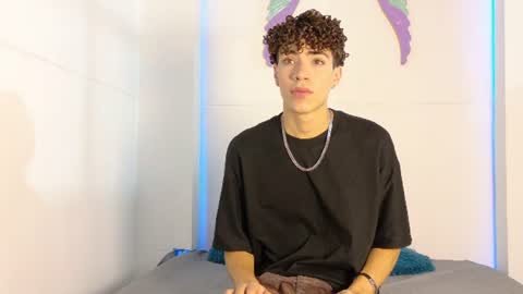 Snapshot of monyel_blake chatting on June 15, 11:34 am online show from June 15, 11:34 am