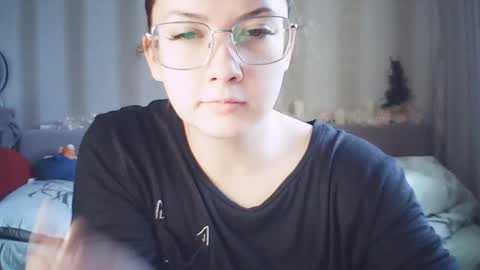 moodiemira online show from February 9, 1:04 pm