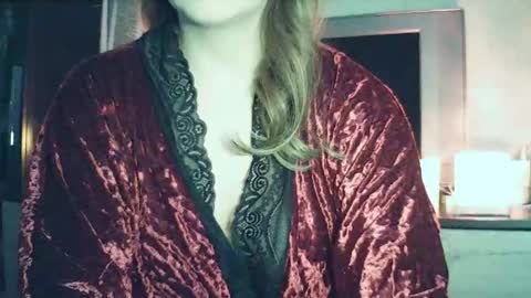 moodiemira online show from February 14, 4:37 pm