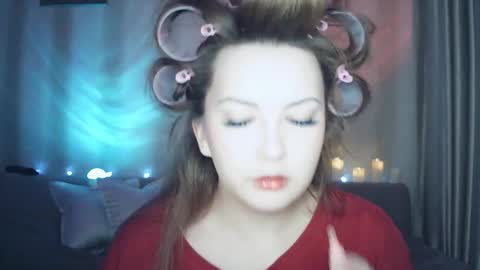 moodiemira online show from February 23, 4:26 pm