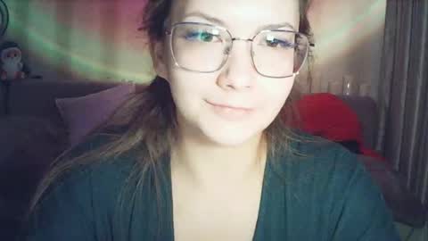 moodiemira online show from March 5, 2:51 am