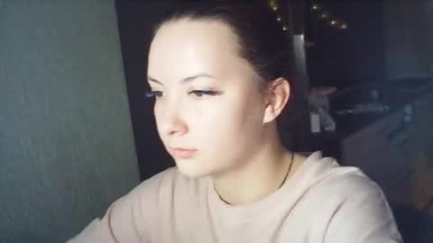 moodiemira online show from March 14, 3:50 pm