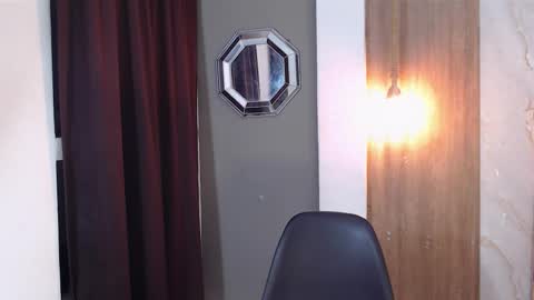 moon_and_fire_ online show from February 2, 4:00 am