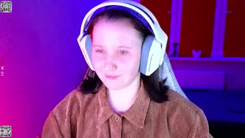 Snapshot of moon_avengers chatting on January 10, 3:47 pm Lola online show from January 10, 3:47 pm