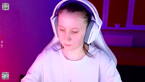 Snapshot of moon_avengers chatting on March 13, 5:08 pm Lola online show from March 13, 5:08 pm