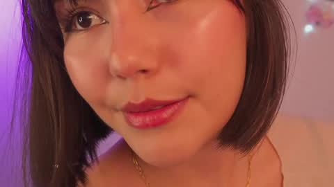Snapshot of moon_eyess chatting on April 17, 2:36 am Im a independent model Welcome online show from April 17, 2:36 am