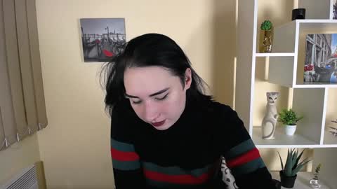 Snapshot of moon_foxy_ chatting on December 4, 1:09 pm Diana online show from December 4, 1:09 pm