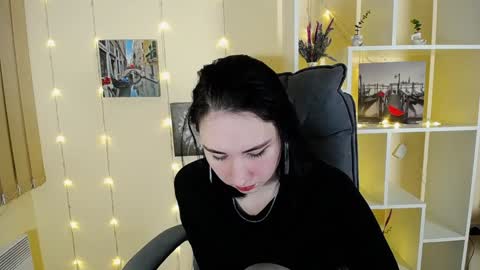 Snapshot of moon_foxy_ chatting on January 29, 3:47 pm Diana online show from January 29, 3:47 pm