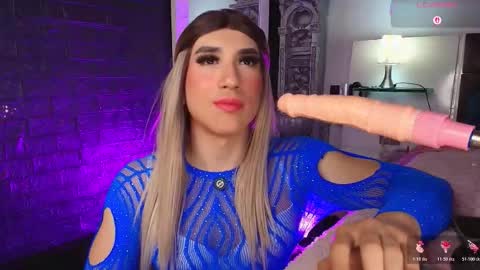 Snapshot of moon_nia chatting on March 6, 2:30 am moon_nia online show from March 6, 2:30 am