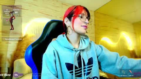 Snapshot of moon_red_r chatting on May 9, 1:49 pm Moon online show from May 9, 1:49 pm