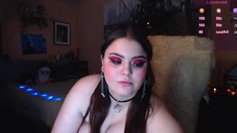 Snapshot of moon_sugar_ chatting on November 16, 8:03 pm Keira online show from November 16, 8:03 pm