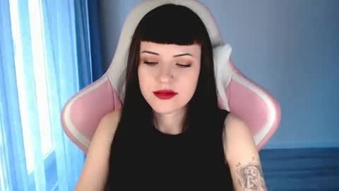 Snapshot of moon_velvet chatting on April 23, 3:36 pm sophie online show from April 23, 3:36 pm