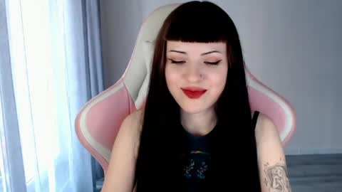 Snapshot of moon_velvet chatting on April 27, 4:27 pm sophie online show from April 27, 4:27 pm