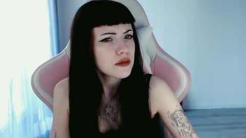 Snapshot of moon_velvet chatting on May 2, 3:28 pm sophie online show from May 2, 3:28 pm
