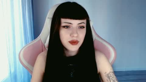 Snapshot of moon_velvet chatting on May 3, 4:24 pm sophie online show from May 3, 4:24 pm