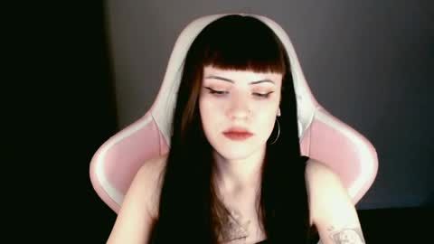 Snapshot of moon_velvet chatting on May 15, 7:43 pm sophie online show from May 15, 7:43 pm