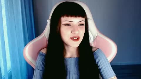 Snapshot of moon_velvet chatting on May 17, 5:20 pm sophie online show from May 17, 5:20 pm
