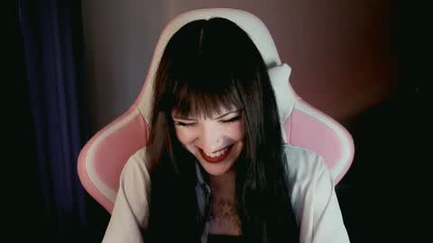 Snapshot of moon_velvet chatting on June 2, 7:05 pm sophie online show from June 2, 7:05 pm