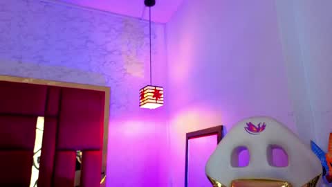 Snapshot of moon_winy chatting on May 16, 11:20 am Winy online show from May 16, 11:20 am