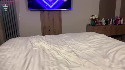 moonavellle_ online show from June 14, 12:08 am