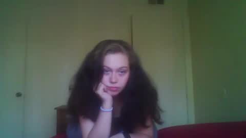 Snapshot of moongoddess16 chatting on December 11, 6:20 pm Anastasia online show from December 11, 6:20 pm