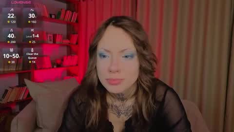 Snapshot of moonhaze_ chatting on March 3, 10:32 am Erica online show from March 3, 10:32 am