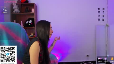 MOON  online show from December 7, 9:11 pm