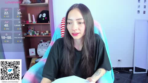 MOON  online show from December 26, 10:52 pm