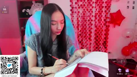 MOON  online show from February 24, 11:19 pm