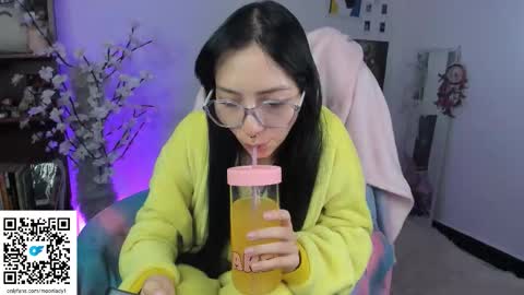 MOON  online show from November 16, 4:07 am