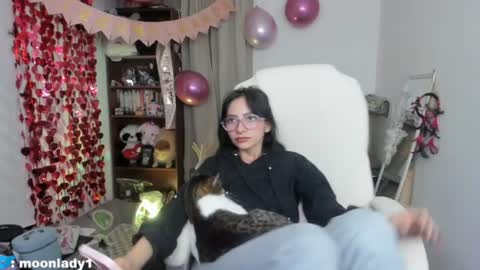 Snapshot of moonlady_ chatting on June 20, 2:58 am MOON online show from June 20, 2:58 am