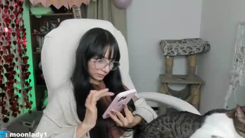 Snapshot of moonlady_ chatting on July 12, 2:13 am MOON online show from July 12, 2:13 am