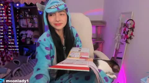 Snapshot of moonlady_ chatting on July 26, 3:25 am MOON online show from July 26, 3:25 am