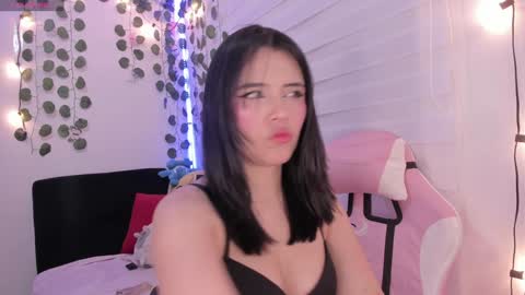 Snapshot of moonliight__ chatting on January 13, 11:27 pm moonliight__ online show from January 13, 11:27 pm