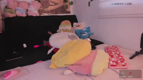 moonliight__ online show from November 8, 9:24 pm