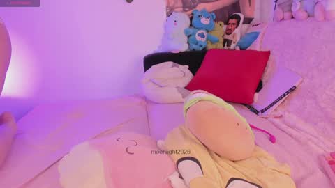 Snapshot of moonliight__ chatting on May 9, 3:28 pm moonliight__ online show from May 9, 3:28 pm