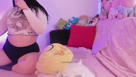 Snapshot of moonliight__ chatting on May 19, 3:40 pm moonliight__ online show from May 19, 3:40 pm