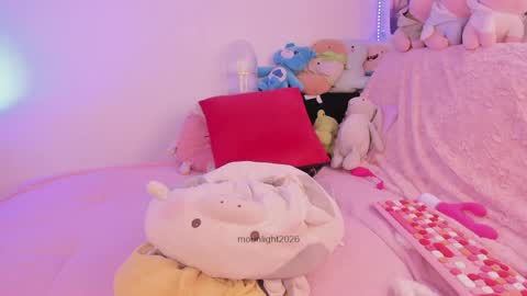 Snapshot of moonliight__ chatting on May 26, 4:03 pm moonliight__ online show from May 26, 4:03 pm