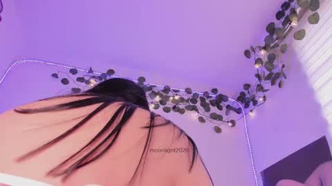 Snapshot of moonliight__ chatting on July 24, 4:38 pm moonliight__ online show from July 24, 4:38 pm