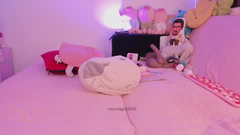 Snapshot of moonliight__ chatting on July 28, 7:39 pm moonliight__ online show from July 28, 7:39 pm