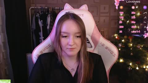 Snapshot of moonlish_siren chatting on January 14, 12:11 am Katrin online show from January 14, 12:11 am