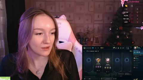 Snapshot of moonlish_siren chatting on January 20, 10:37 pm Katrin online show from January 20, 10:37 pm