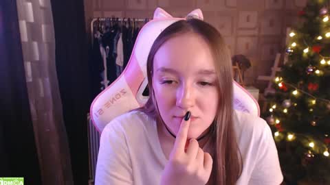 Snapshot of moonlish_siren chatting on January 31, 11:56 pm Katrin online show from January 31, 11:56 pm