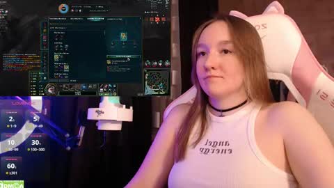 Snapshot of moonlish_siren chatting on February 21, 10:15 pm Katrin online show from February 21, 10:15 pm