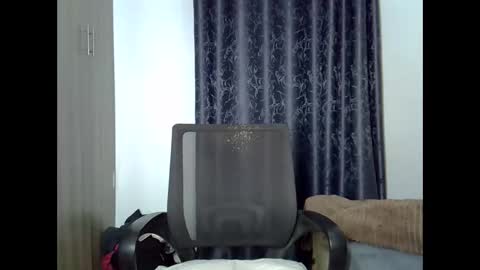 Snapshot of moonlitdesire0 chatting on May 17, 10:28 pm Moonlitdesire0 online show from May 17, 10:28 pm