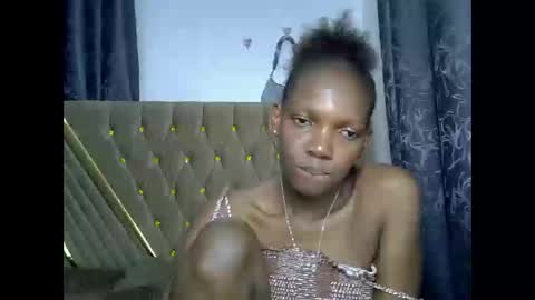 Snapshot of moonlitdesire0 chatting on May 27, 3:53 pm Moonlitdesire0 online show from May 27, 3:53 pm