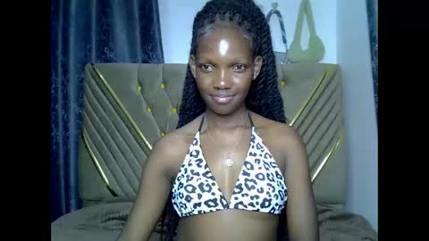 Snapshot of moonlitdesire0 chatting on June 5, 5:18 pm Moonlitdesire0 online show from June 5, 5:18 pm